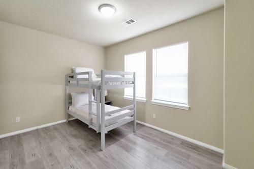 Houston Retreat With Office Less Than 17 Mi To Midtown!