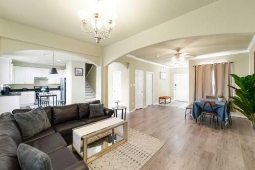 Houston Retreat With Office Less Than 17 Mi To Midtown!