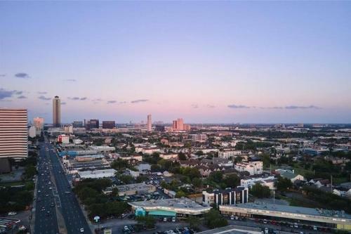 Villa Luxury 3-bed Galleria Area Townhouse