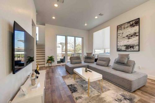Villa Luxury 3-bed Galleria Area Townhouse