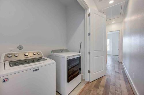 Villa Luxury 3-bed Galleria Area Townhouse