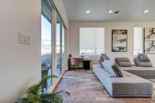 Villa Luxury 3-bed Galleria Area Townhouse