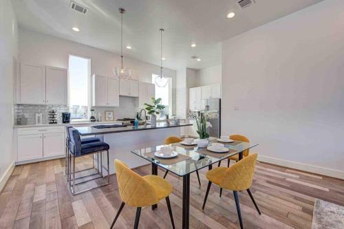 Villa Luxury 3-bed Galleria Area Townhouse