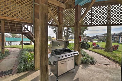 Waterfront San Jacinto River Home, Boat Slip