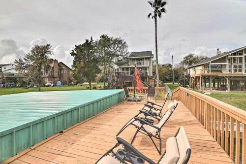 Waterfront San Jacinto River Home, Boat Slip