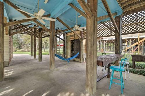 Waterfront San Jacinto River Home, Boat Slip