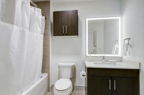 Chic 2 Bedroom Apartment In Houston By Stay Gia