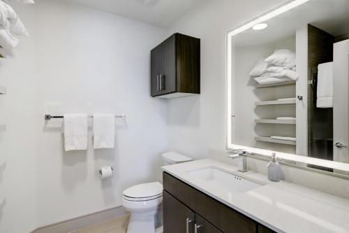 Chic 2 Bedroom Apartment In Houston By Stay Gia