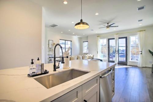 Luxe And Upscale Retreat Less Than 2 Mi To Dtwn Houston