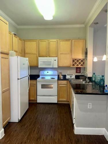Cozy And Spacious One Bedroom Apartment.