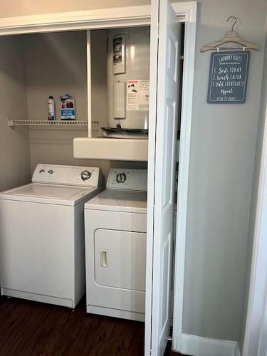 Cozy And Spacious One Bedroom Apartment.