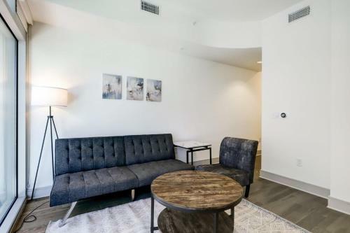 Chic 1 Bedroom Apartment In Houston By Staygia