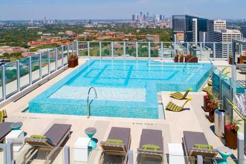 Chic 1 Bedroom Apartment In Houston By Staygia