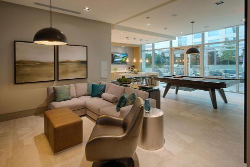 Chic 1 Bedroom Apartment In Houston By Staygia