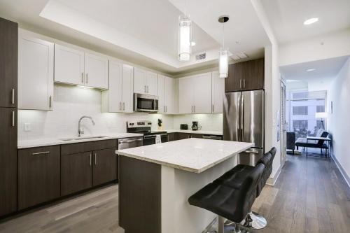 Chic 1 Bedroom Apartment In Houston By Staygia