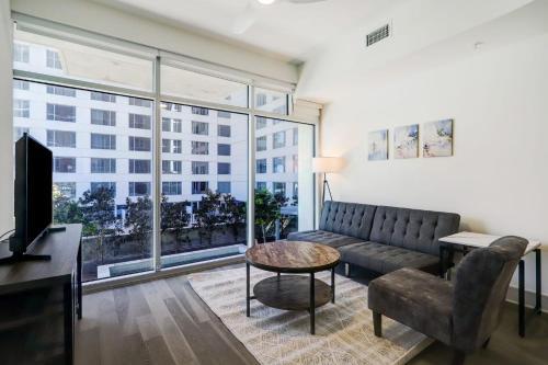 Chic 1 Bedroom Apartment In Houston By Staygia