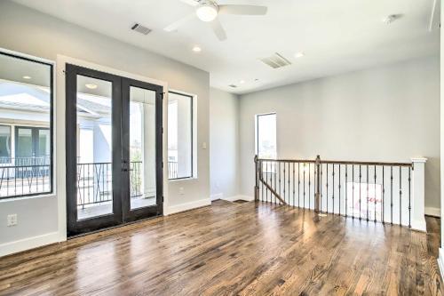 Chic, Modern Houston Townhome In Museum Park!