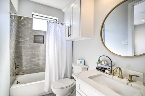 Chic, Modern Houston Townhome In Museum Park!