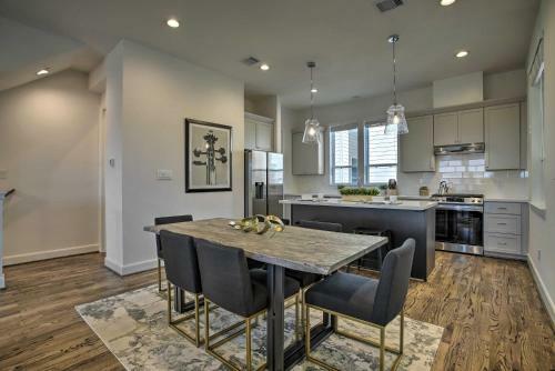 Modern Houston Home With Rooftop Patio And Views!