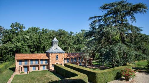 Domaine Du Buc , Les G�tes De Prestige