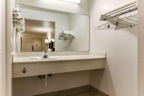 Motel 6 Southwest Raleigh - Cary