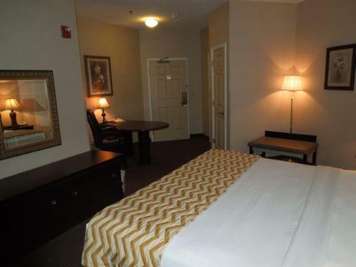 Motel Cocca's Inn & Suites Wolf Road
