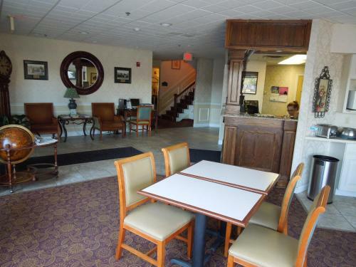 Motel Cocca's Inn & Suites Wolf Road