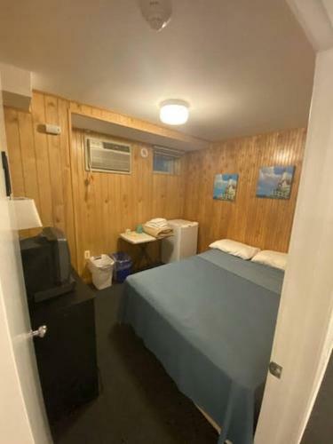 Sand And Surf Motel