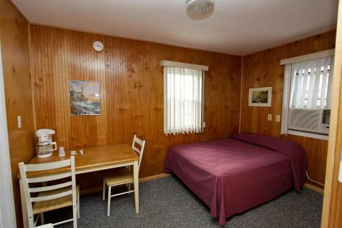 Sand And Surf Motel