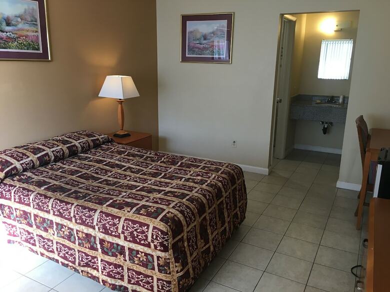 Sea Palace Motel