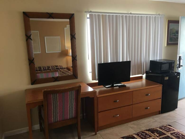 Sea Palace Motel