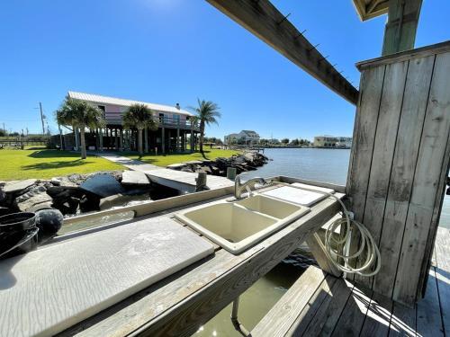Beach House On The Bay Home