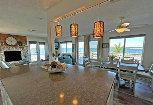 Beach House On The Bay Home
