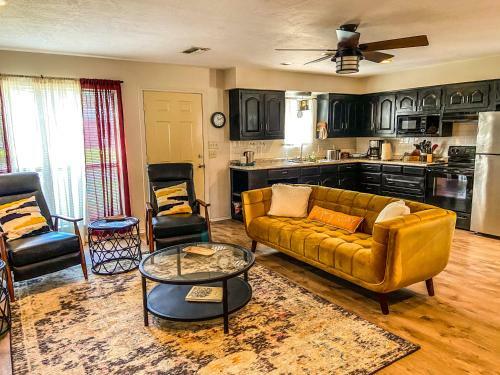 Hotel Reel Inn And Lodge