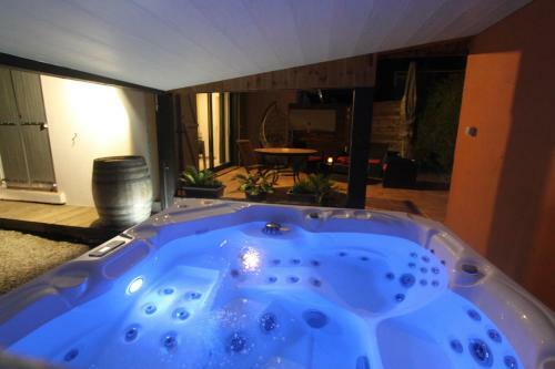 Hostal La Chambre Des Onglous
