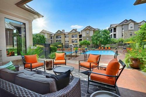 Modern Lux Apartments At Sugar Land