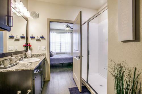 Convenient Location Warm And Cozy Apartment