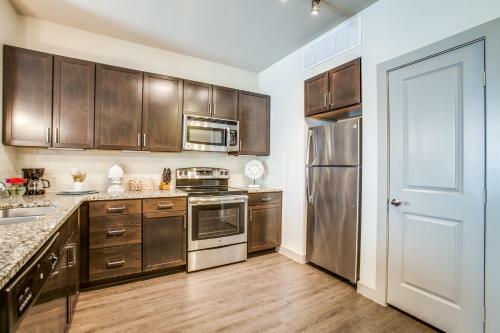 Convenient Location Warm And Cozy Apartment