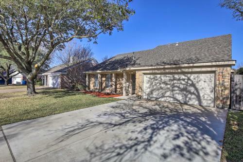 Rowlett Abode With Private Pool Less Than 5 Mi To Town!