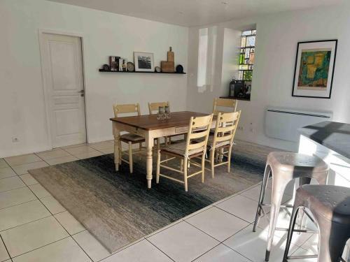 Beautiful 5-bed House In Maubourguet With Pool
