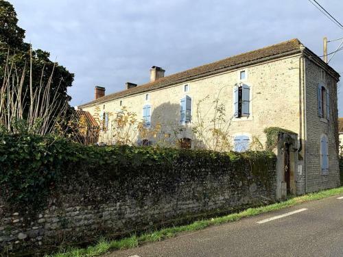 Beautiful 5-bed House In Maubourguet With Pool