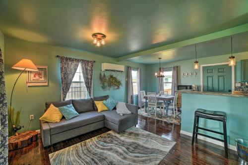 Seadrift Cottage With Deck - 5 Blocks To Hynes Bay!