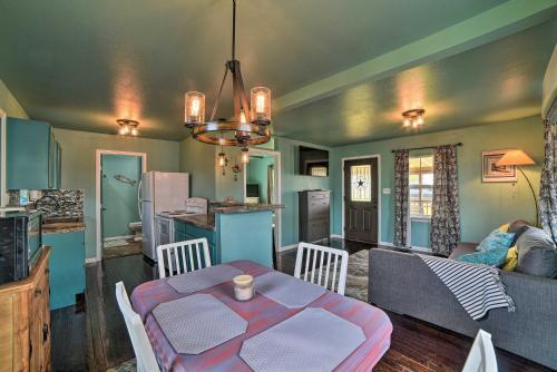 Seadrift Cottage With Deck - 5 Blocks To Hynes Bay!