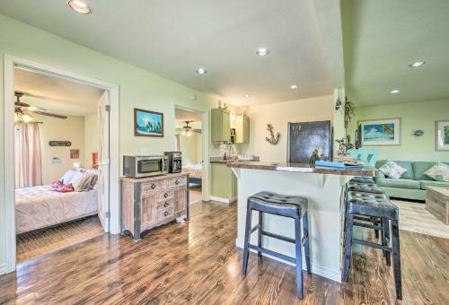 Seadrift Home With Deck And Grill - 5 Blocks To Bay