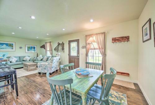 Seadrift Home With Deck And Grill - 5 Blocks To Bay