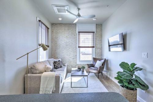 Bright San Marcos Apartment With Ideal Location