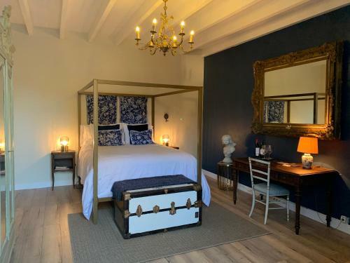 Beautiful 2-bed Manor House Gite In Mauprevoir