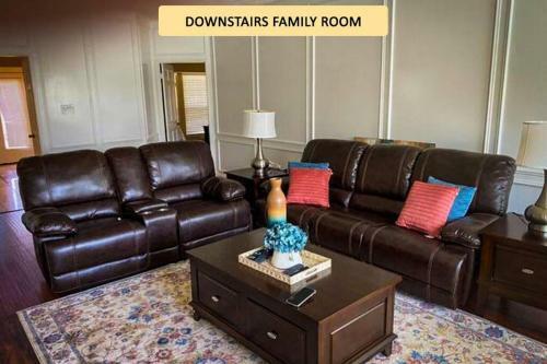 Pool House, Outdoor Kitchen, 25 Mins From Downtown - Penton