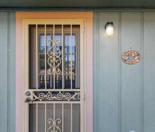 Cottage At Twin Oaks