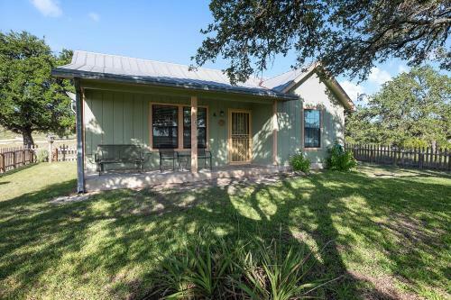 Cottage At Twin Oaks